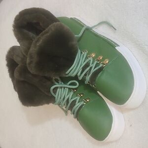 Active shoes green with plush inside